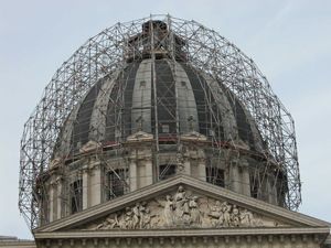 Échafaudage sur clocher à Ploemeur Échafaudage sur clocher à Ploemeur