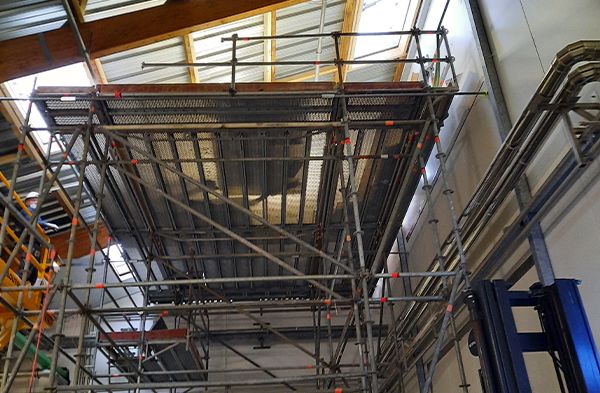 Montage et démontage d'échafaudage en intérieur à Brest, Finistère Montage et démontage d'échafaudage en intérieur à Brest, Finistère